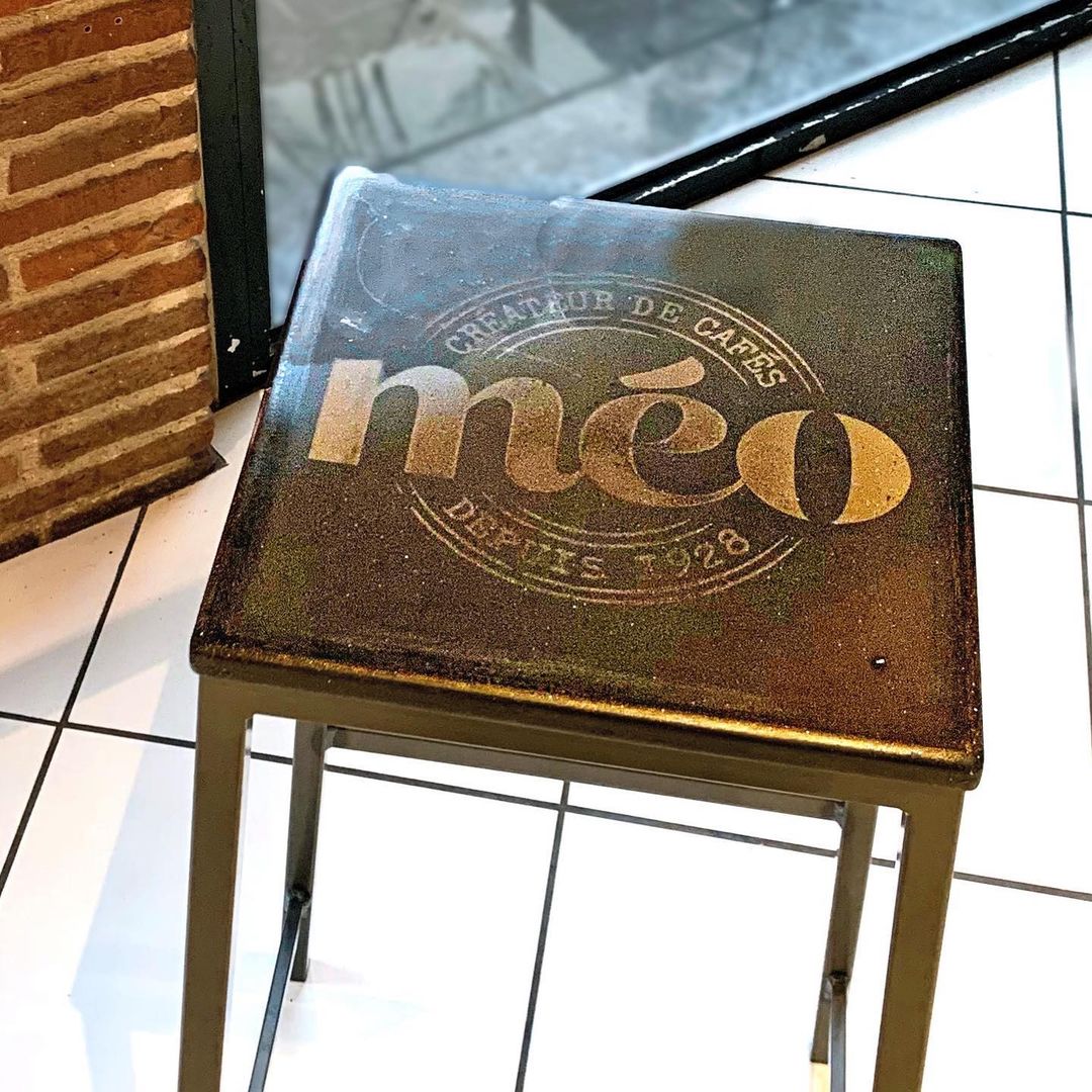 Tabouret Méo au Marc Café