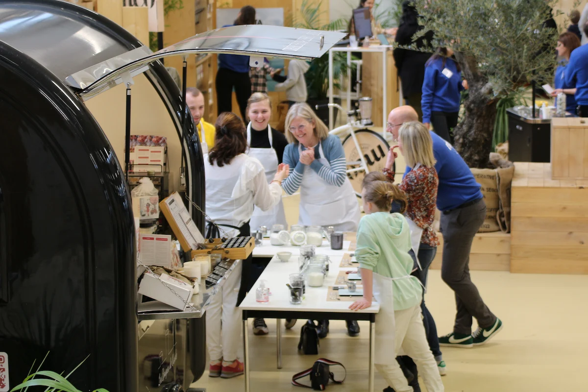 Photo du stand Les bougies de Carole lors des journées de la Terre Méo-Fichaux