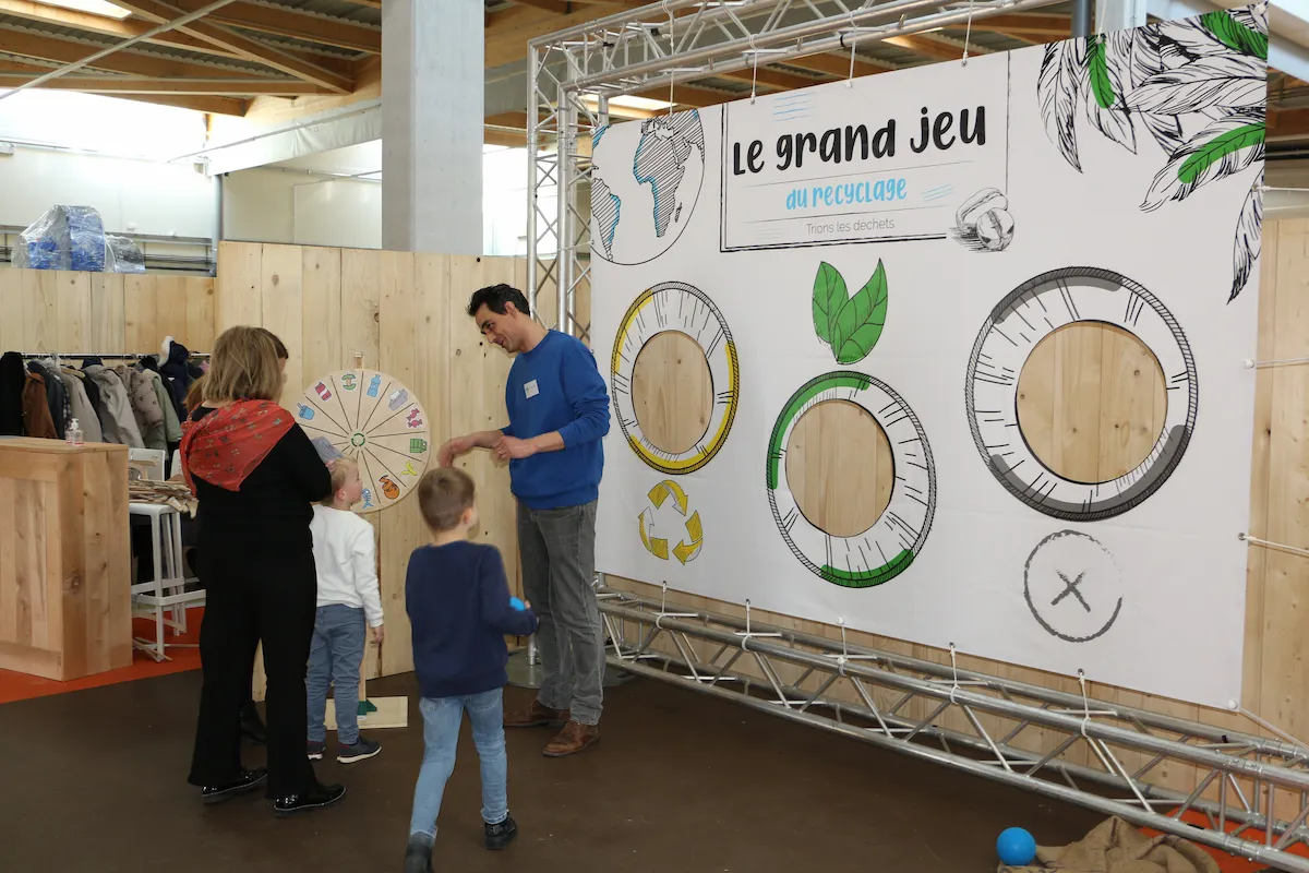 Stand lancer de ballon lors des journées de la Terre Méo Fichaux