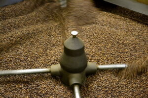 grains de café torréfiés...
